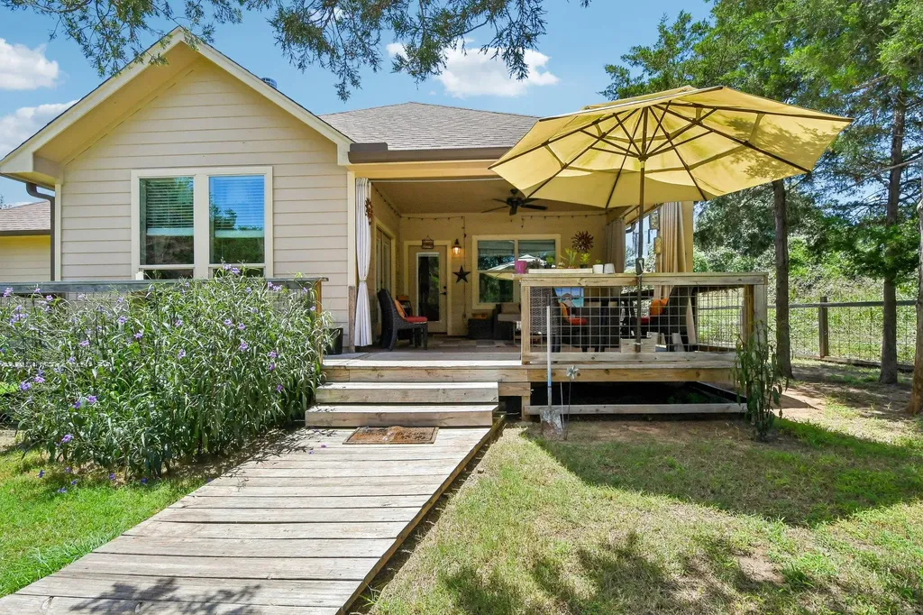 141 Upola Court Bastrop TX 78602