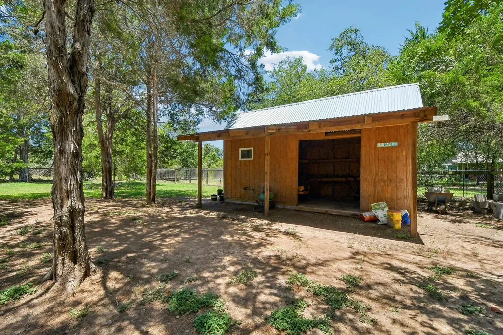 141 Upola Court Bastrop TX 78602