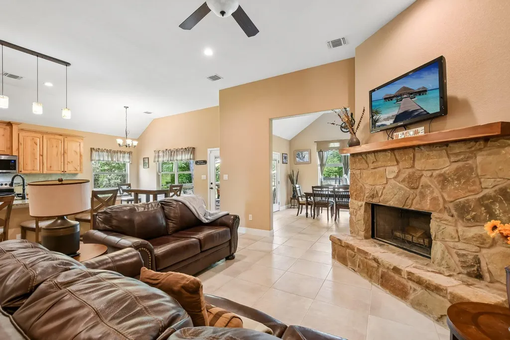 141 Upola Court Bastrop TX 78602