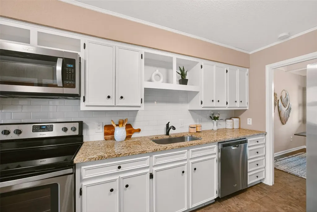 11121 Pinehurst Drive Austin TX 78747