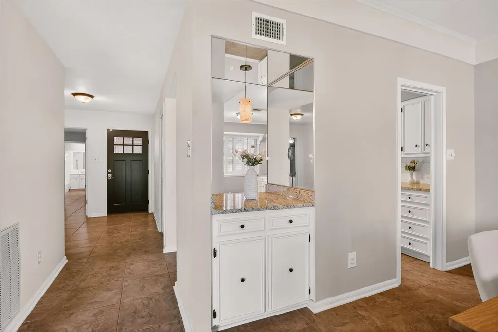 11121 Pinehurst Drive Austin TX 78747