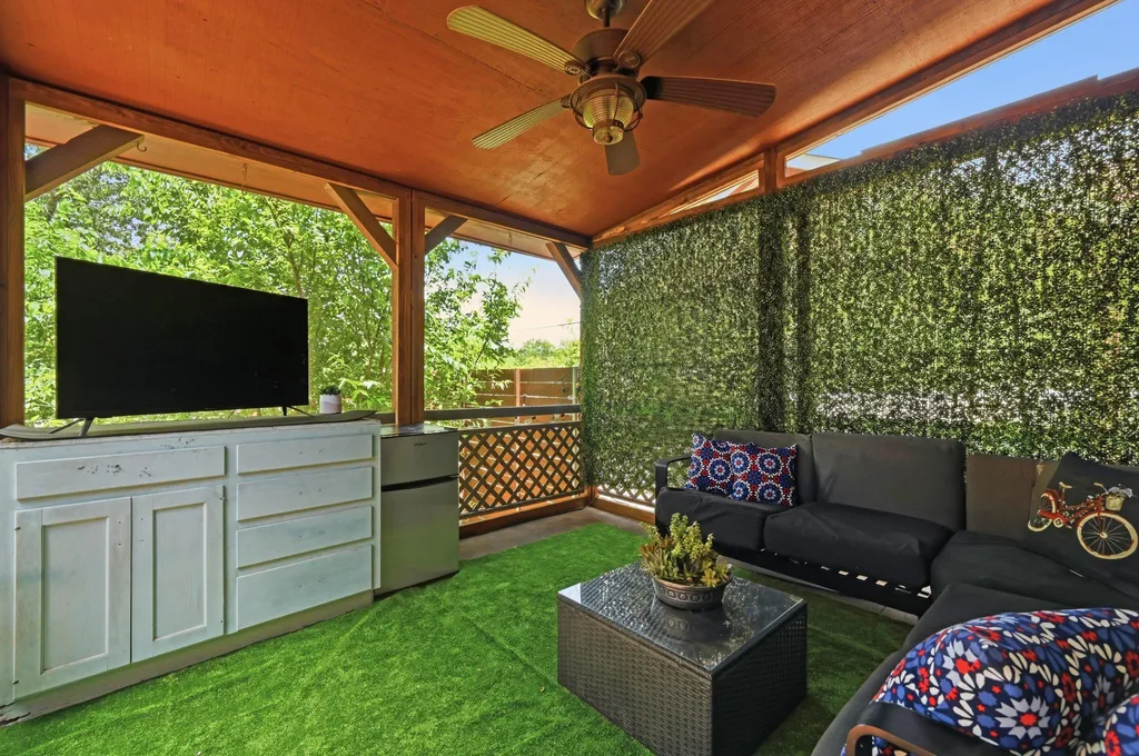2706 Palomino Drive Austin TX 78733
