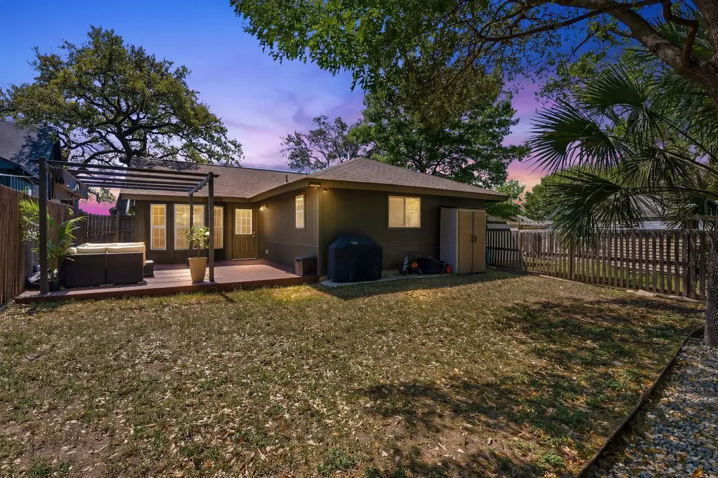 805 Nile Street Austin TX 78702