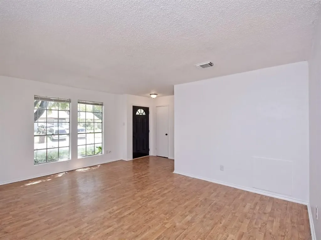 1604 Parkside Circle Round Rock TX 78664