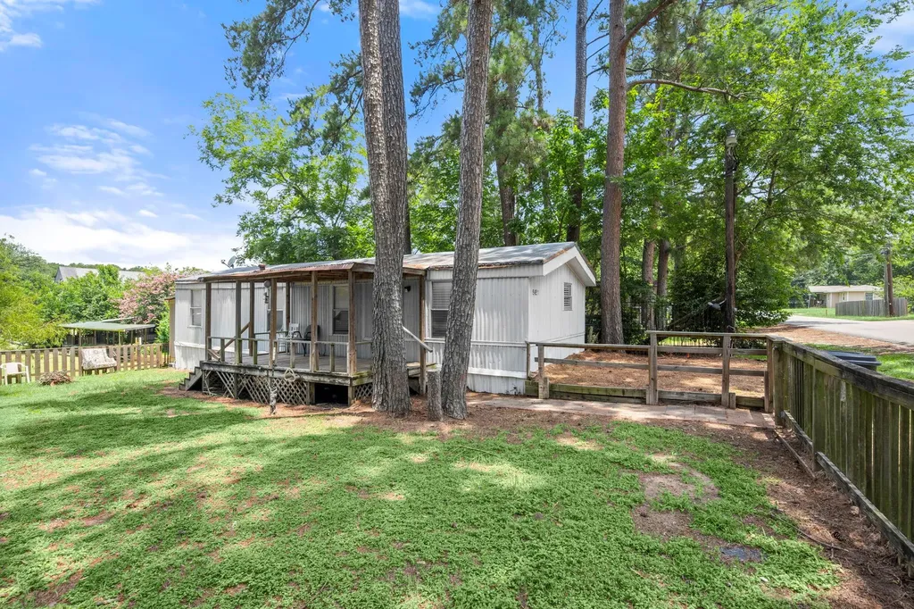 9649 Warm Spring Willis TX 77318