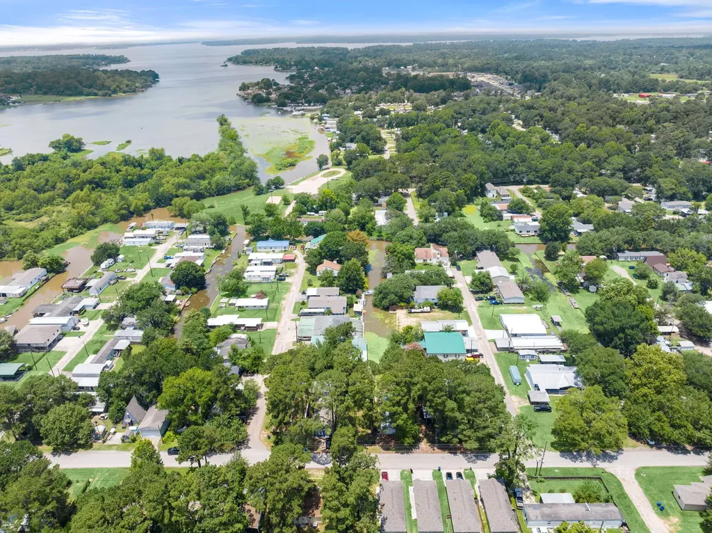 9649 Warm Spring Willis TX 77318