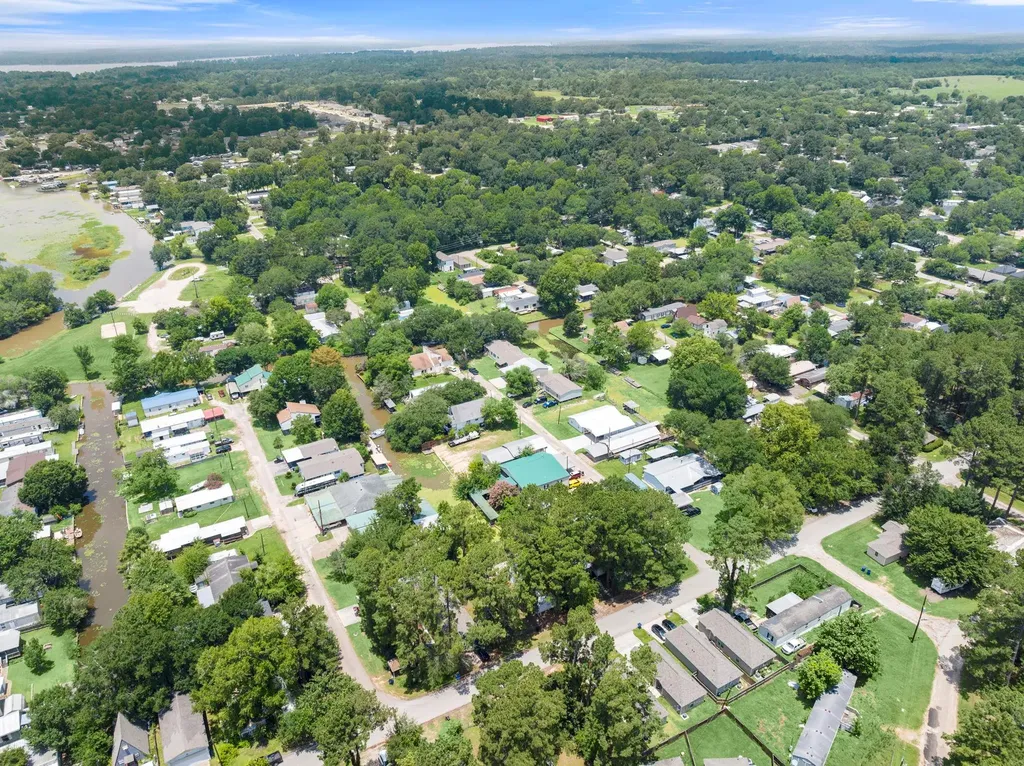 9649 Warm Spring Willis TX 77318