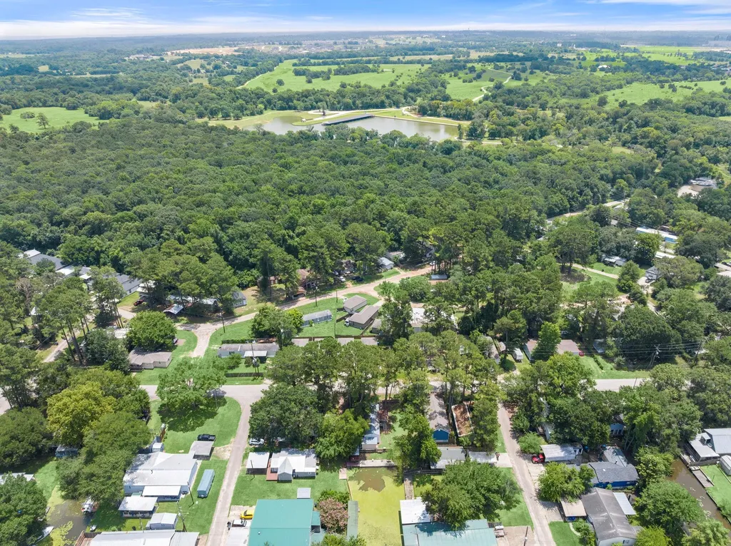 9649 Warm Spring Willis TX 77318