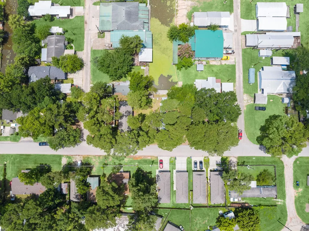 9649 Warm Spring Willis TX 77318