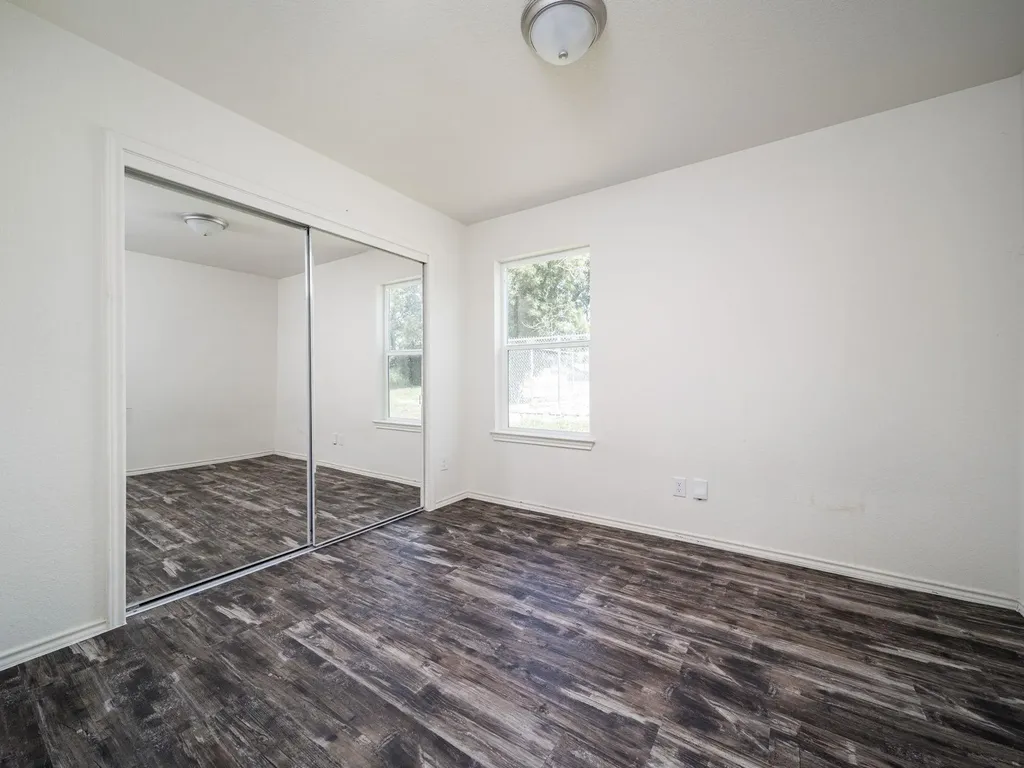 230 Debus Drive Taylor TX 76574