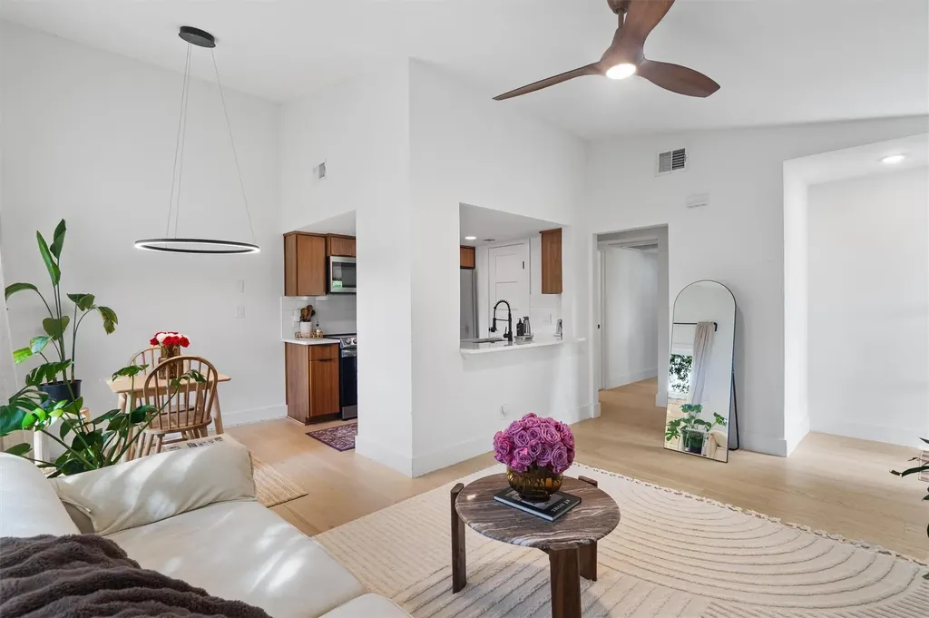 12811 Copper Cliff Avenue Austin TX 78727