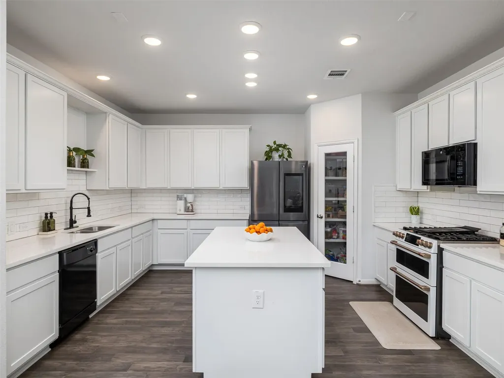 309 Sonbria Pass Liberty Hill TX 78642
