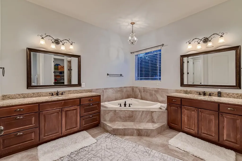 124 Gabriel Vista E Georgetown TX 78633