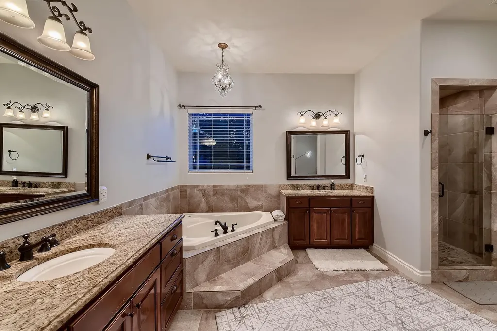 124 Gabriel Vista E Georgetown TX 78633
