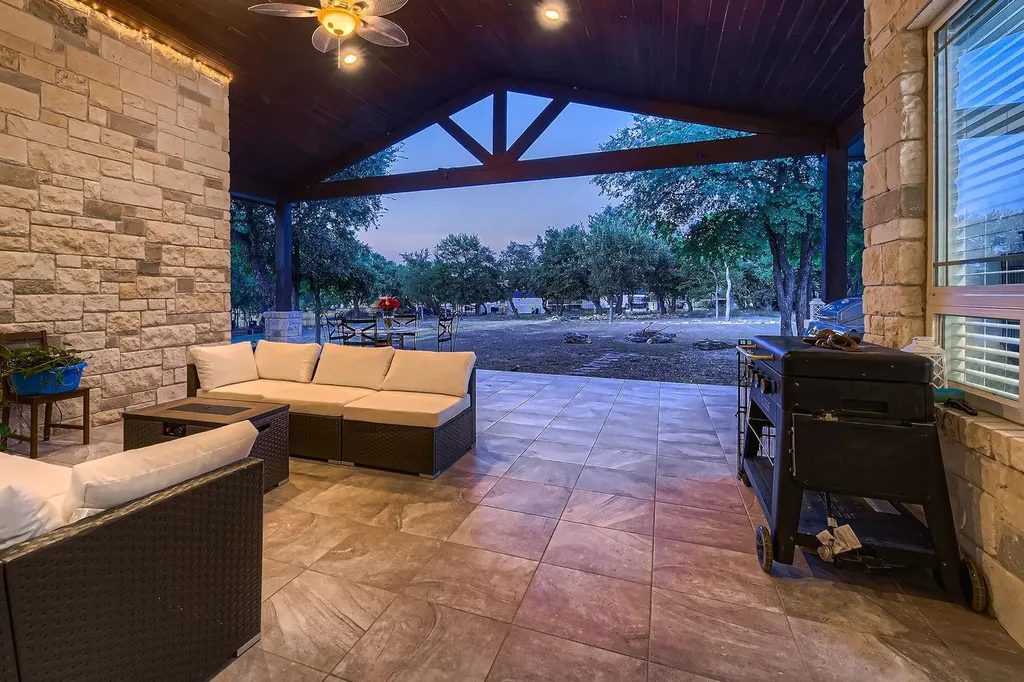 124 Gabriel Vista E Georgetown TX 78633