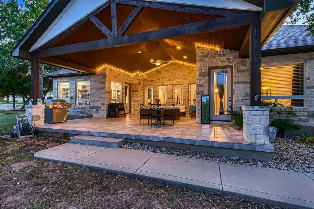 124 Gabriel Vista E Georgetown TX 78633