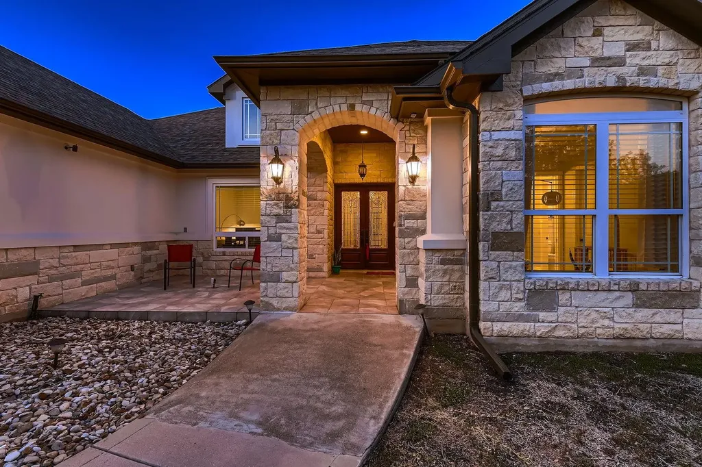 124 Gabriel Vista E Georgetown TX 78633