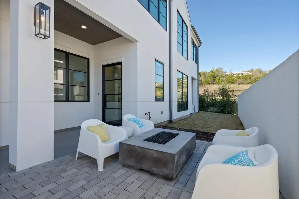 6901 Adeline Way Austin TX 78746