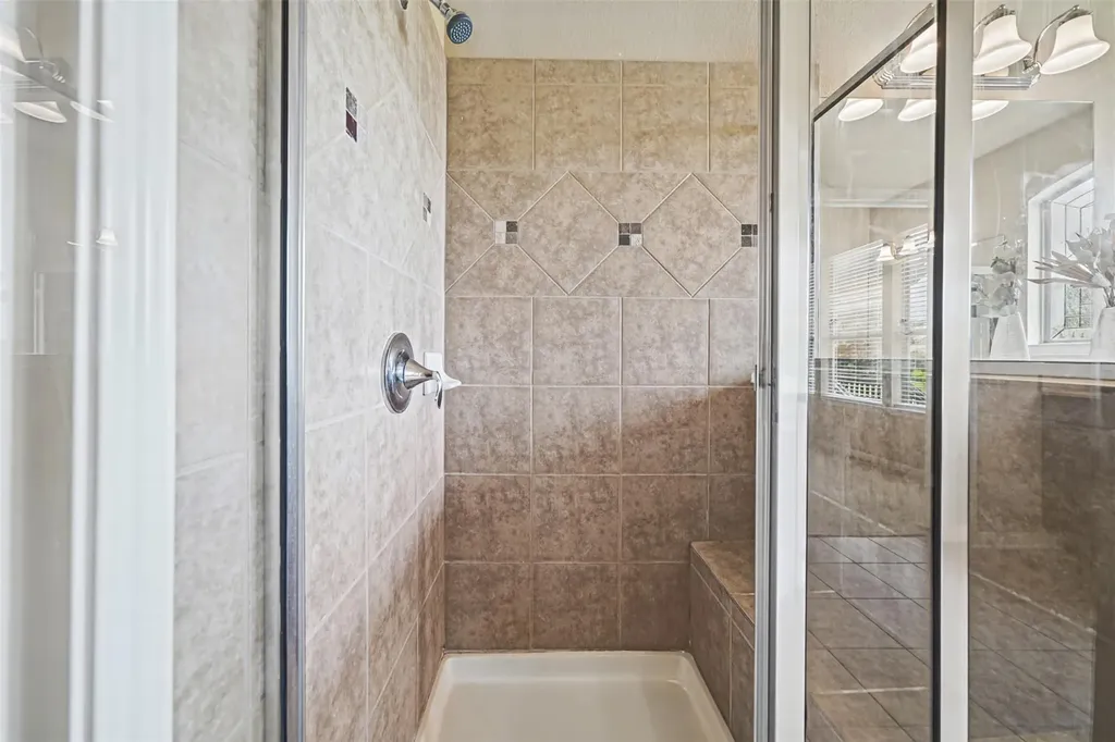 1915 Kempwood Loop Round Rock TX 78665