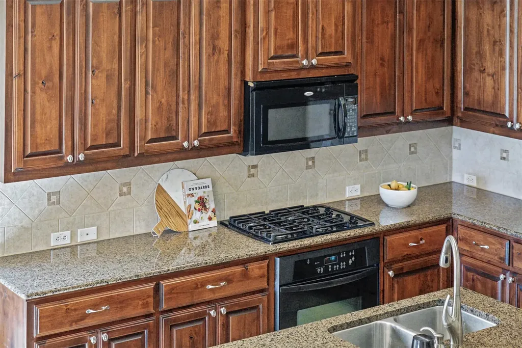1915 Kempwood Loop Round Rock TX 78665