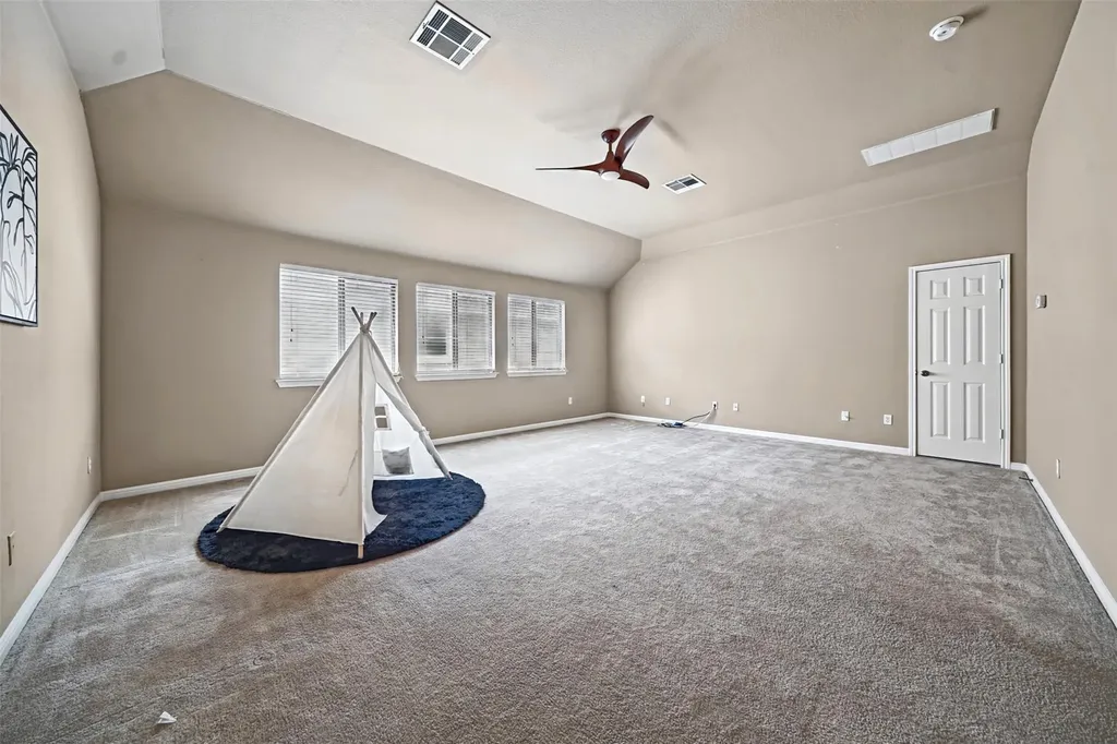 1915 Kempwood Loop Round Rock TX 78665