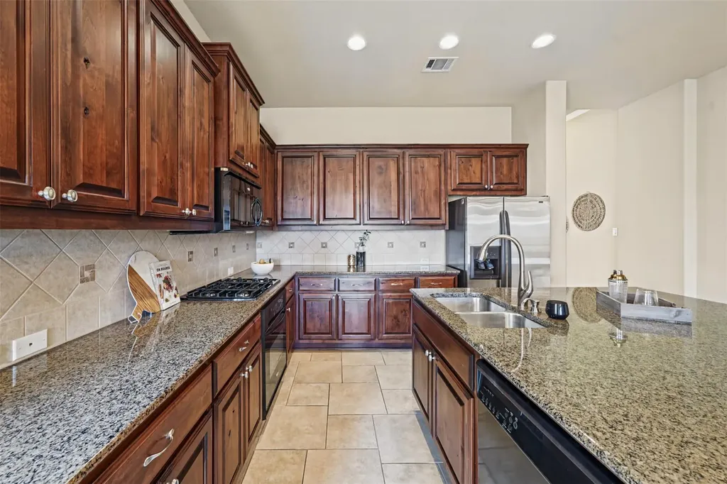 1915 Kempwood Loop Round Rock TX 78665