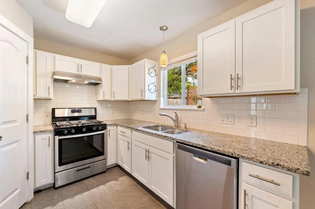 8536 Birmingham Drive Austin TX 78748