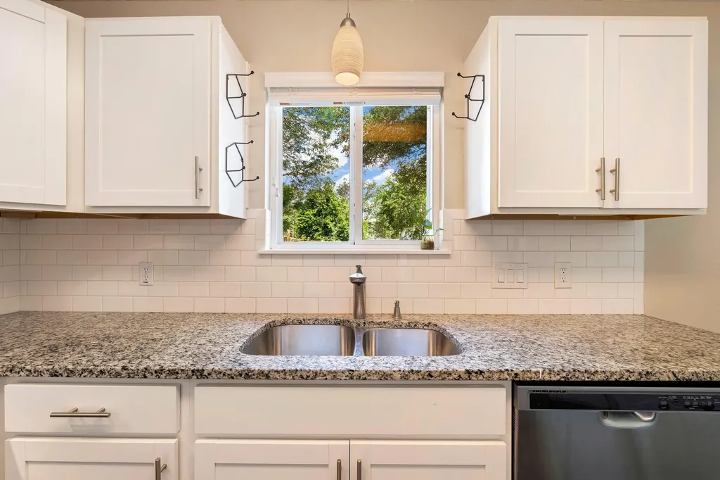 8536 Birmingham Drive Austin TX 78748