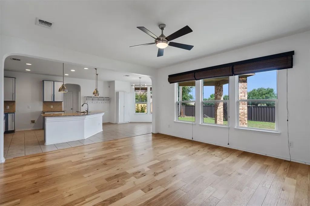 607 Yosemite Trail Taylor TX 76574