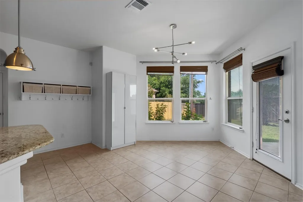 607 Yosemite Trail Taylor TX 76574