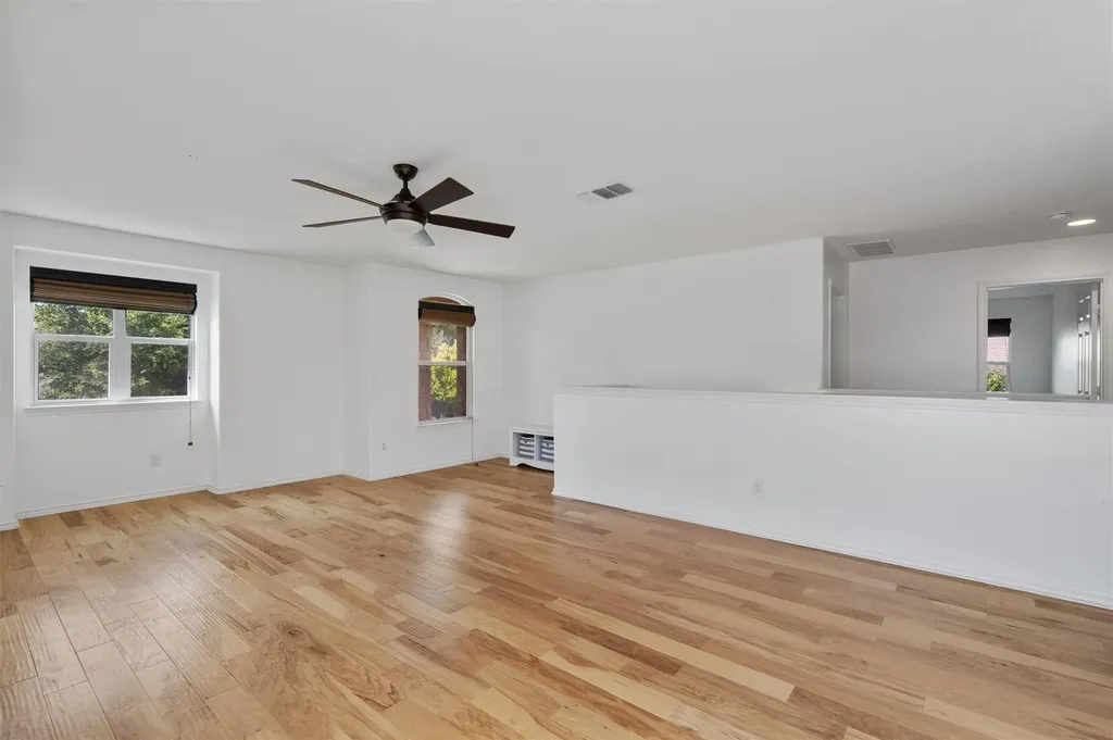 607 Yosemite Trail Taylor TX 76574