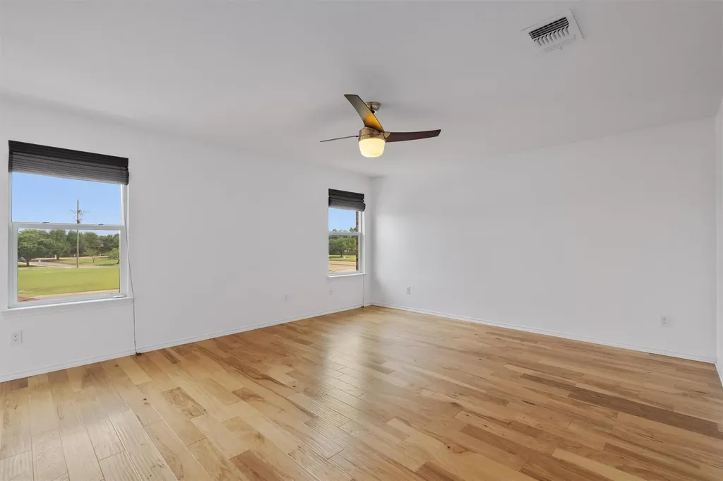 607 Yosemite Trail Taylor TX 76574