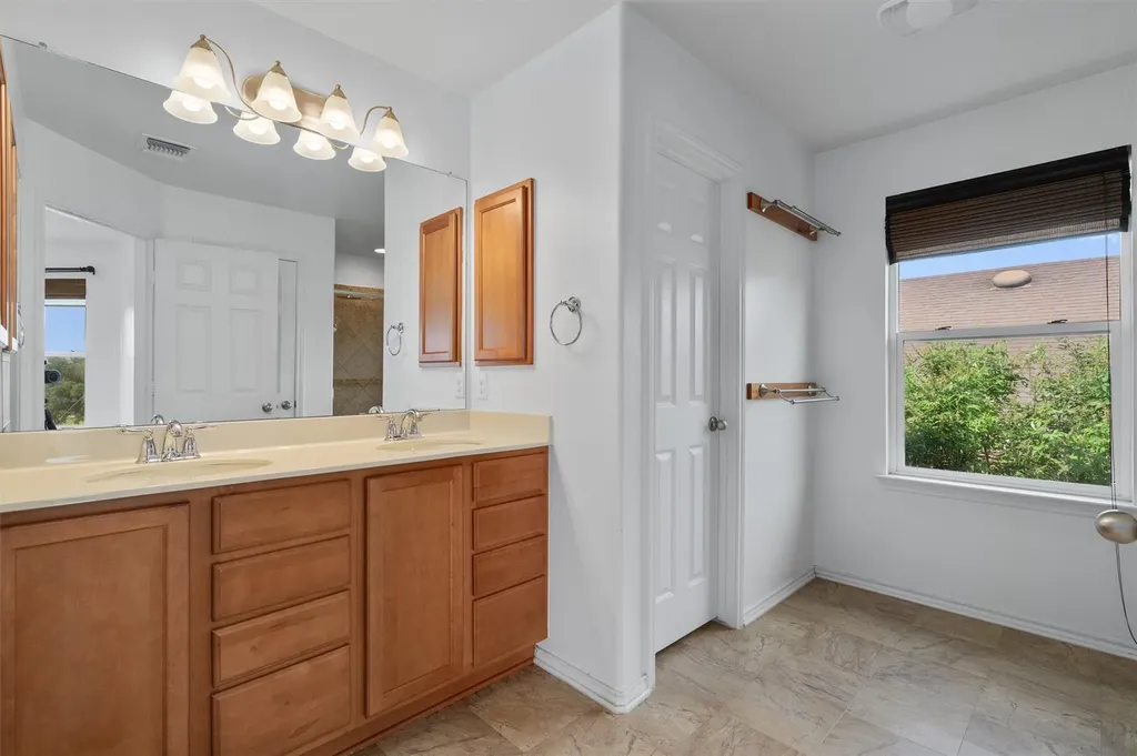 607 Yosemite Trail Taylor TX 76574