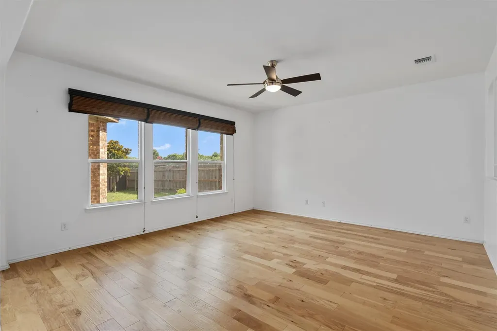 607 Yosemite Trail Taylor TX 76574