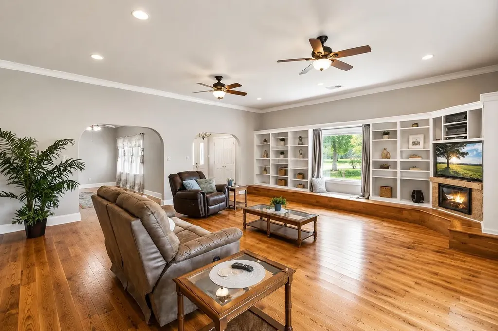 268 Privada Drive Del Valle TX 78617