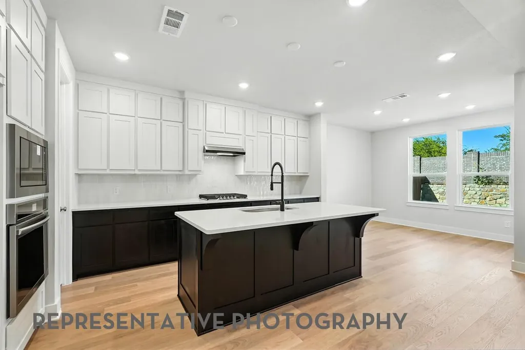 8905 Turaco Trail Austin TX 78744