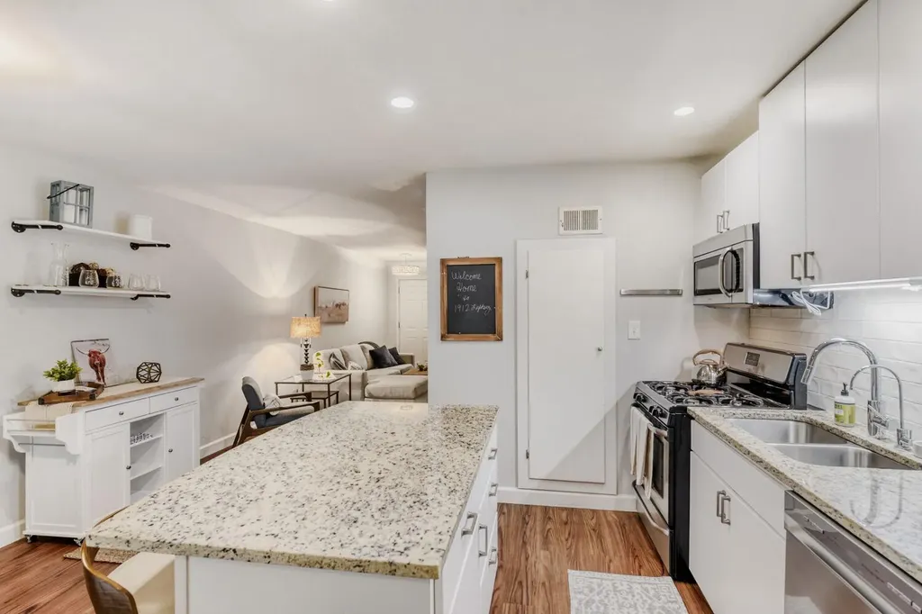 1912 Lightsey Road Austin TX 78704