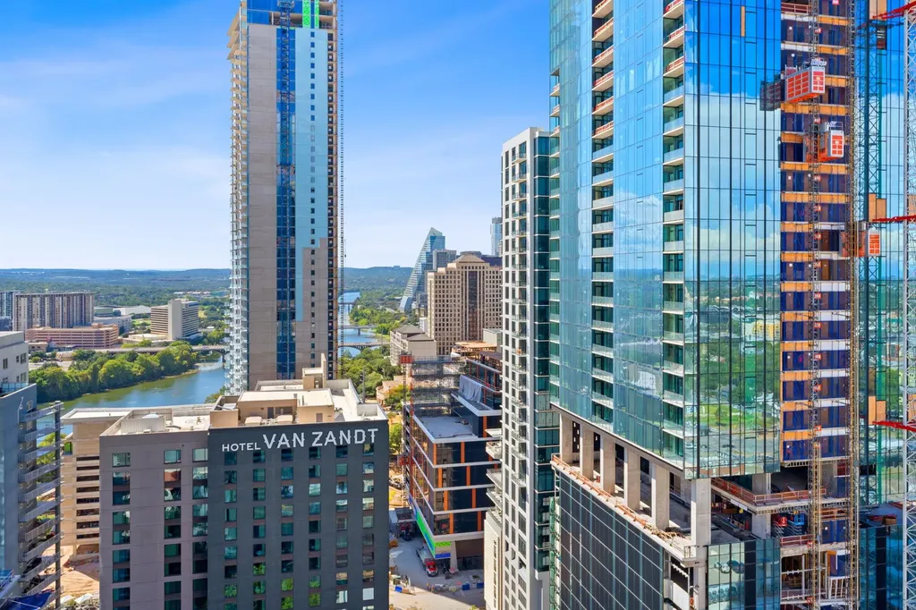 84 East Avenue Austin TX 78701