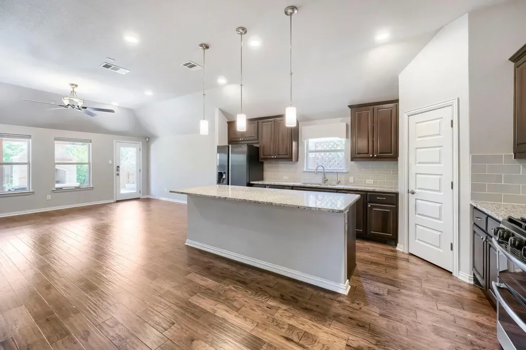 2204 Bonavista Way Leander TX 78641