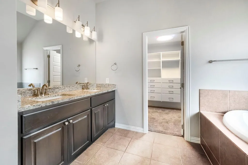 2204 Bonavista Way Leander TX 78641