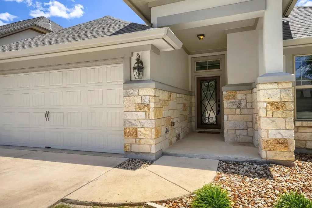 2204 Bonavista Way Leander TX 78641