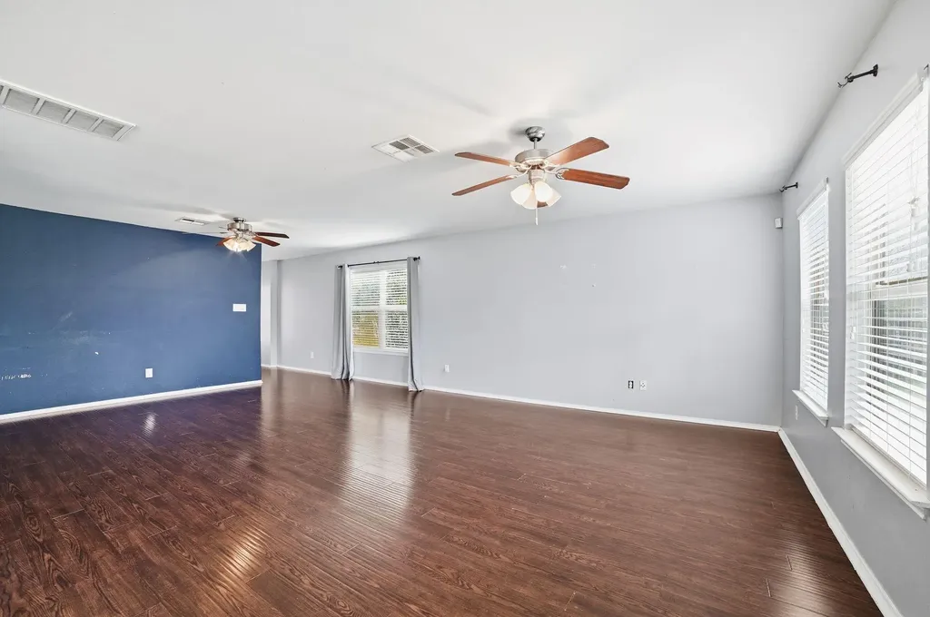 316 Housefinch Loop Leander TX 78641