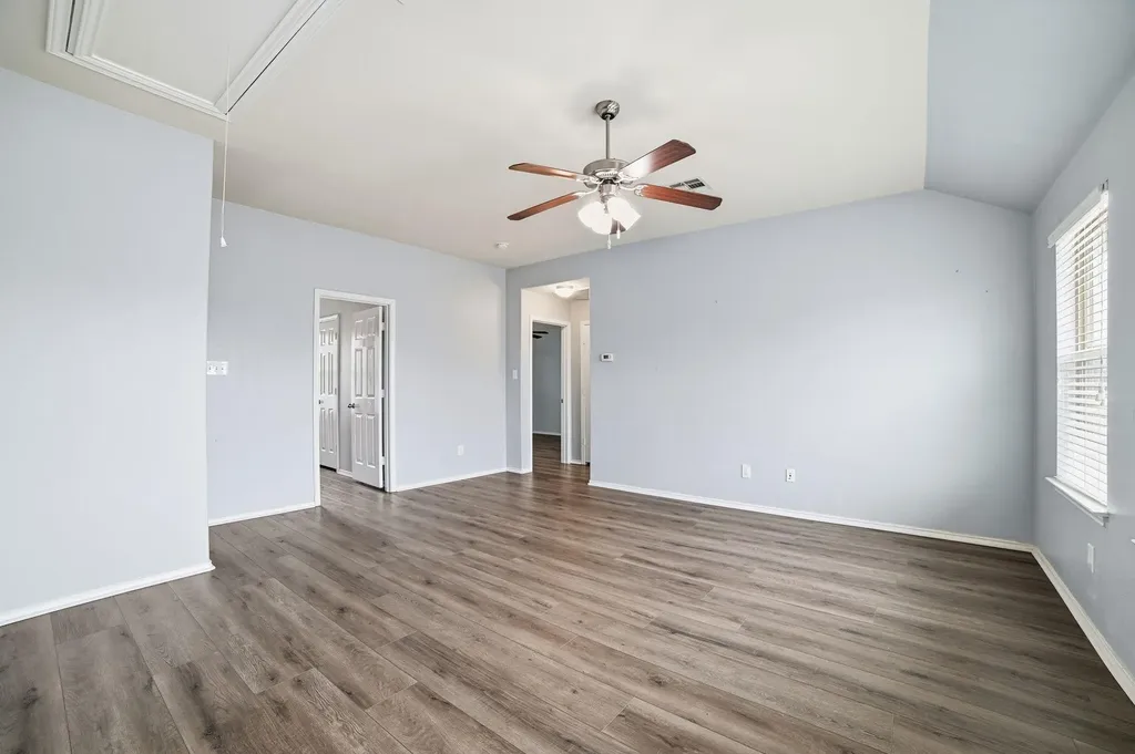 316 Housefinch Loop Leander TX 78641