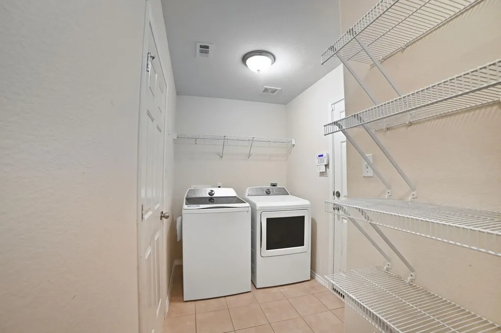 316 Housefinch Loop Leander TX 78641