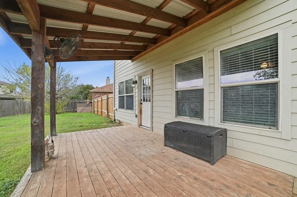 316 Housefinch Loop Leander TX 78641
