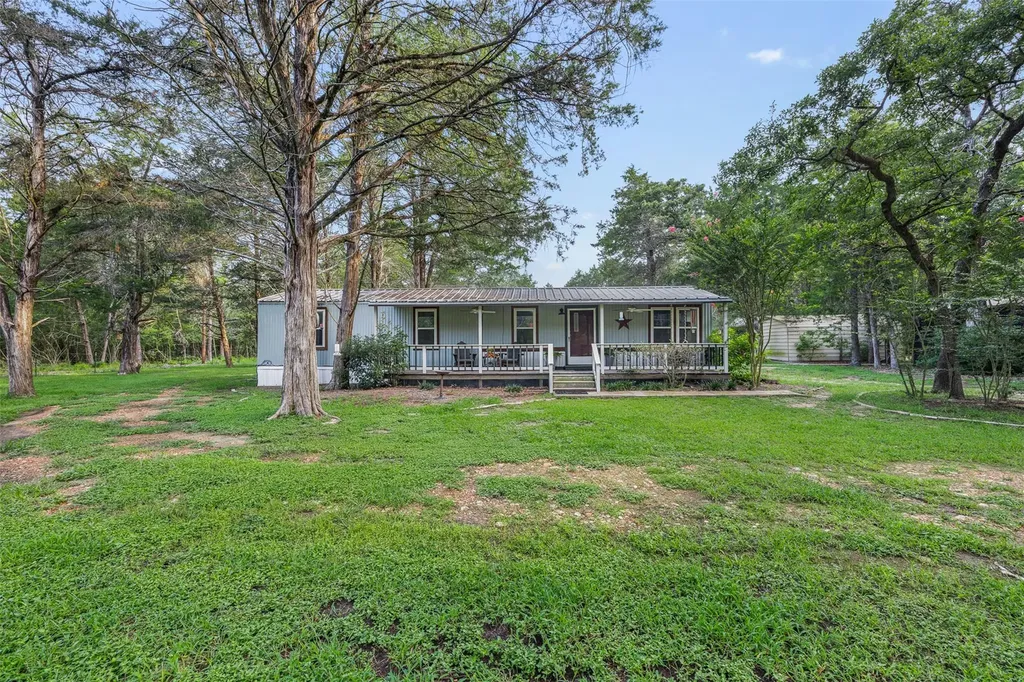 1218 County Road 436 Dime Box TX 77853
