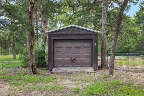 1218 County Road 436 Dime Box TX 77853