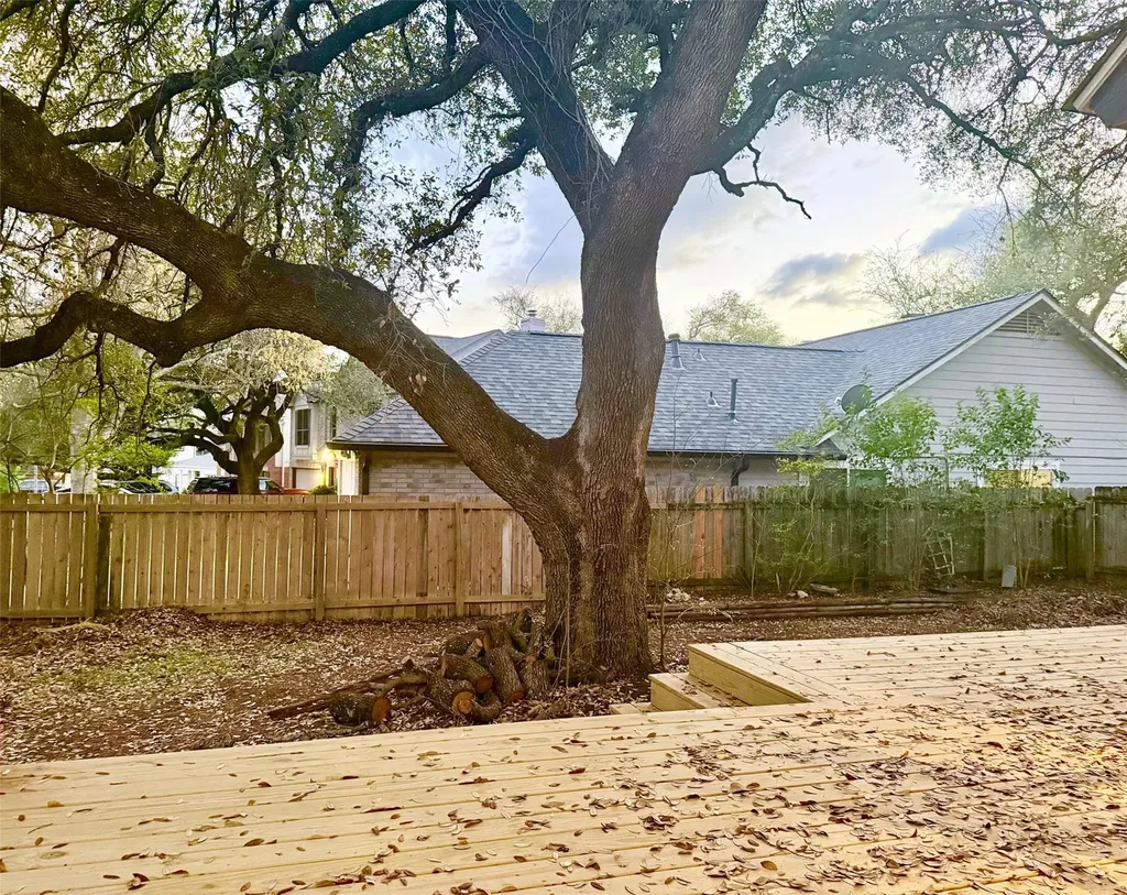 8301 Mendota Cove Austin TX 78717