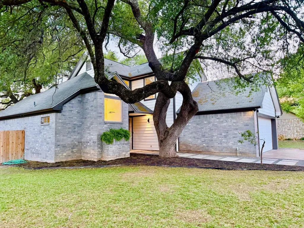 8301 Mendota Cove Austin TX 78717