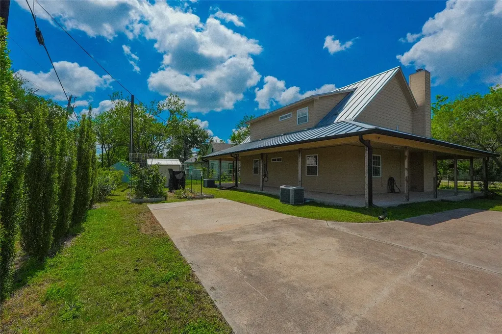 201 E Eggleston Street Manor TX 78653